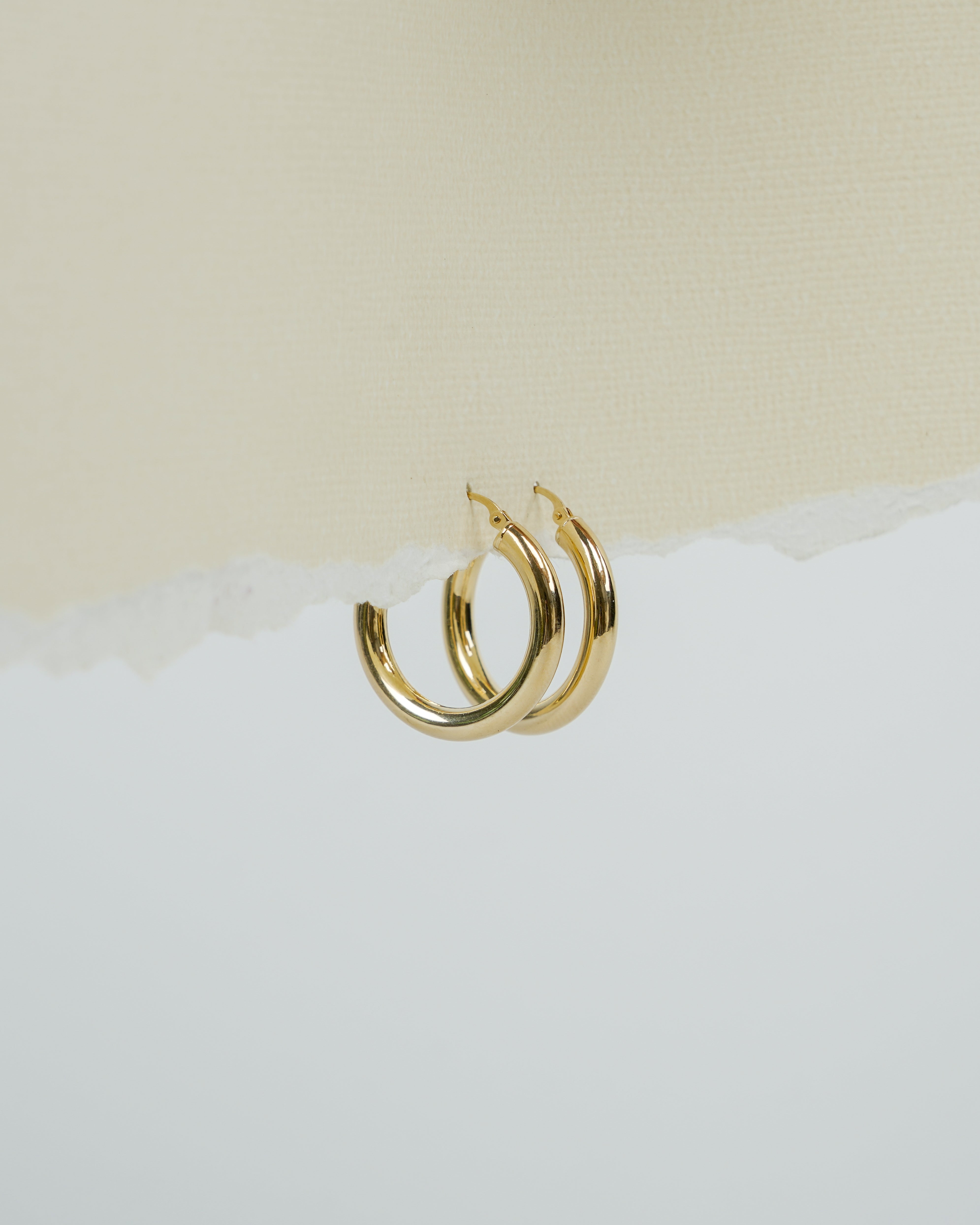 Classic Collection Mandy Hoops, Medium